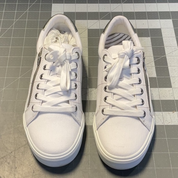 Taos Footwear Shoes - Taos Women’s Z-Soul White/Pewter 8.5